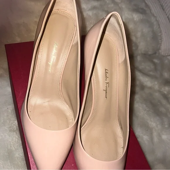 Salvatore Ferragamo Blush Pink Heels - Picture 3 of 7
